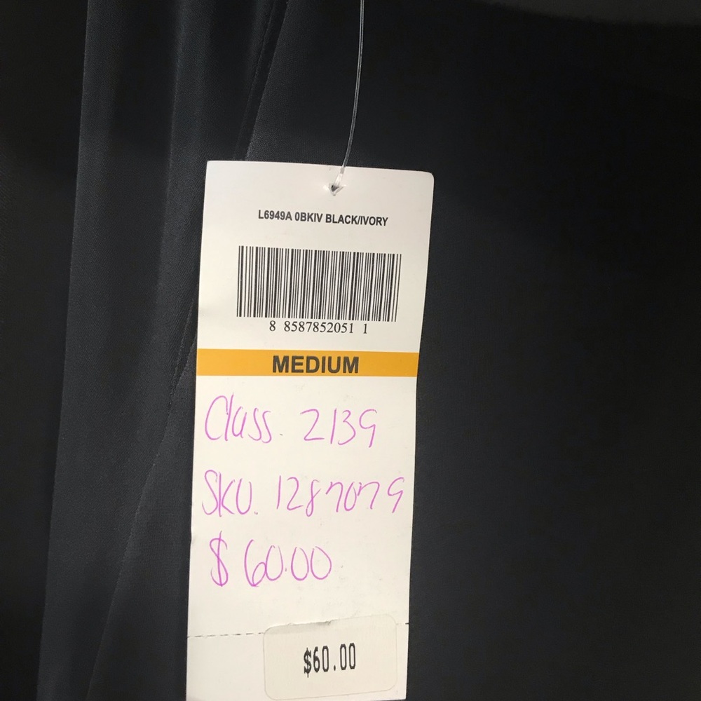 Dress - Picture 8 of 11